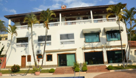 Casa à venda com 8 quartos, sendo 5 suítes,  em Serra da Cantareira, Mairiporã, SP