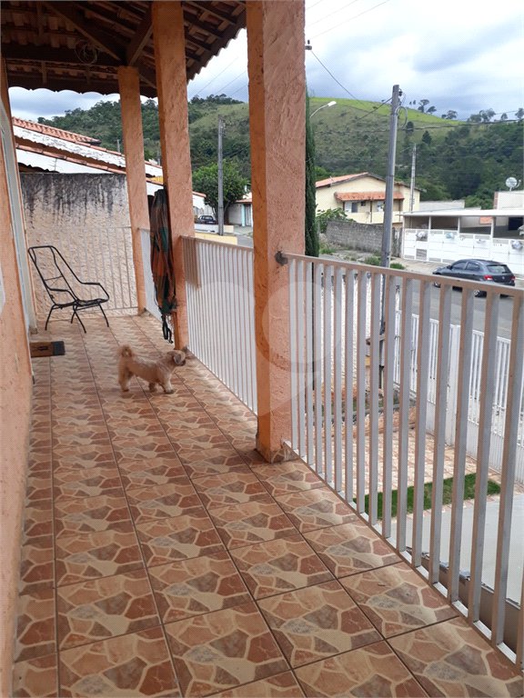 Casa à venda com 2 quartos no Centro, Bom Jesus dos Perdões, SP