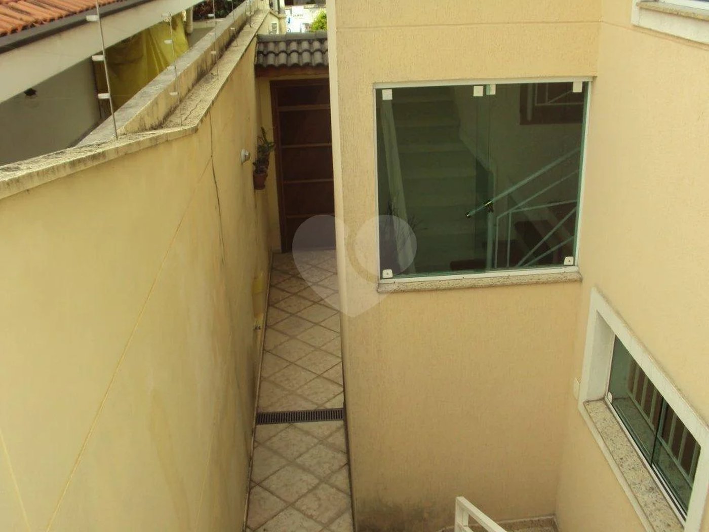 SOBRADO MARAVILHOSO A VENDA NO JARDIM FLORESTA (TREMEMBÉ) - 4 SUÍTES, PISCINA E 6 VAGAS DE GARAGEM