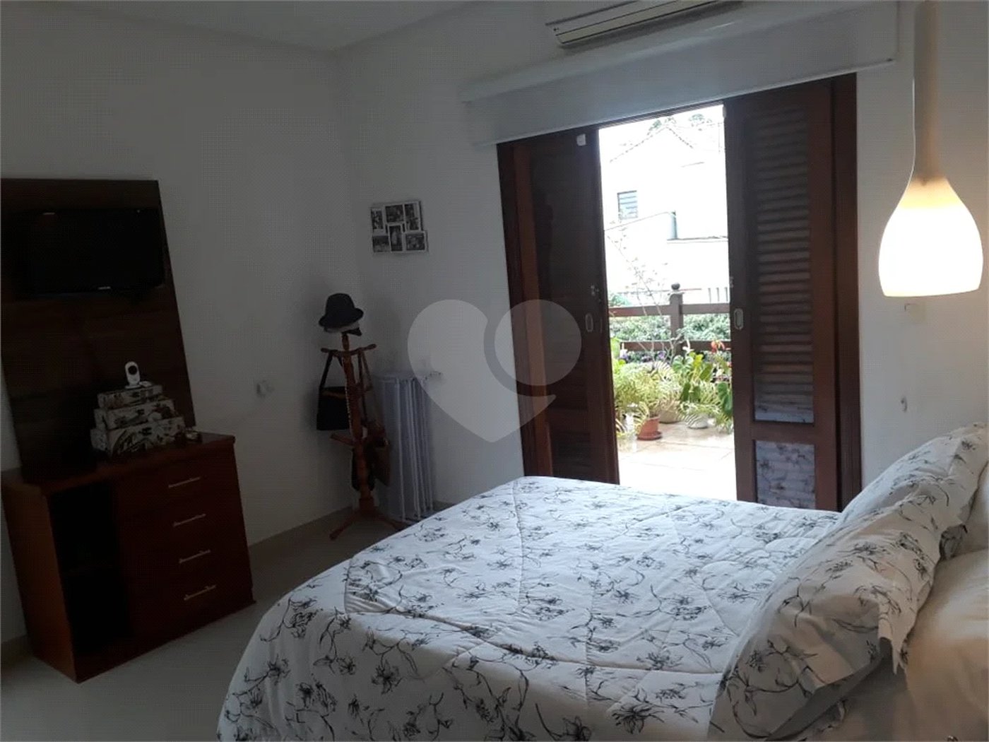 Sobrado à venda com 6 quartos, sendo 5 suítes, em Tremembé, São Paulo, SP
