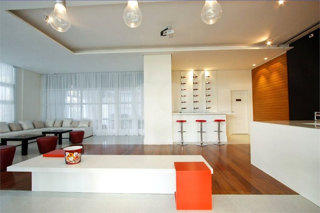 Apartamento à venda com 3 suítes em Moema, São Paulo, SP