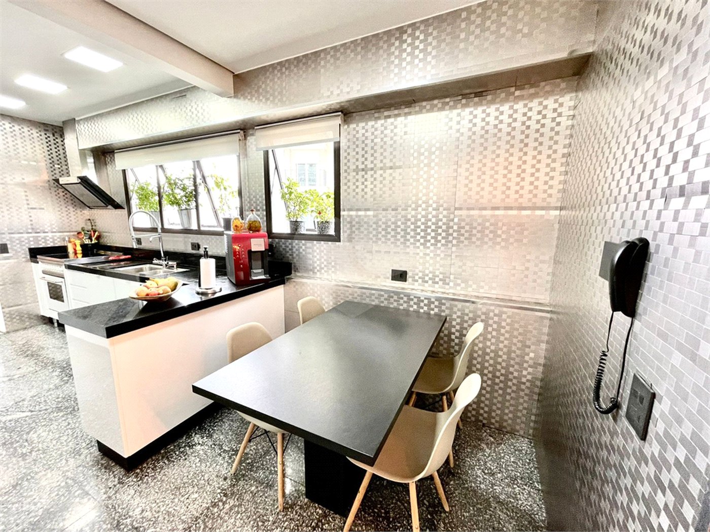 Apartamento à venda com 4 quartos, sendo 3 suítes, em Santana, São Paulo, SP