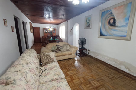 Casa à venda com 3 quartos em Vila Santa Rosália, São Roque, SP