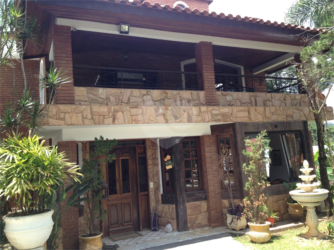 Casa à venda ou para alugar com 5 quartos, sendo 1 suíte, em Cumbari, Mairiporã, SP