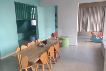 Apartamento à venda com 3 quartos, sendo 1 suíte,  em Campo Grande, São Paulo, SP