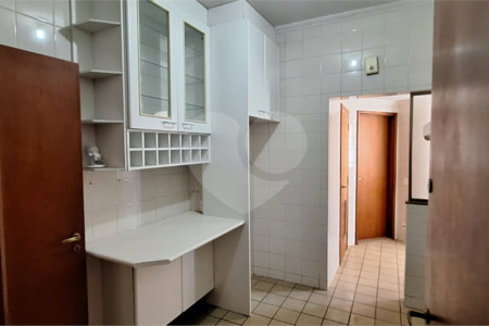 Apartamento à venda com 3 quartos, sendo 1 suíte,  no Centro, Ribeirão Preto, SP
