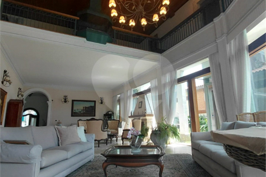 Casa à venda com 4 suítes no condomínio Ville Bourghese, São Paulo - SP