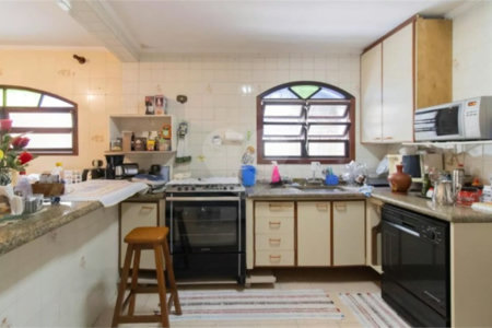Casa à venda com 3 quartos, sendo 2 suítes,  em Jardim Santa Mena, Guarulhos, SP