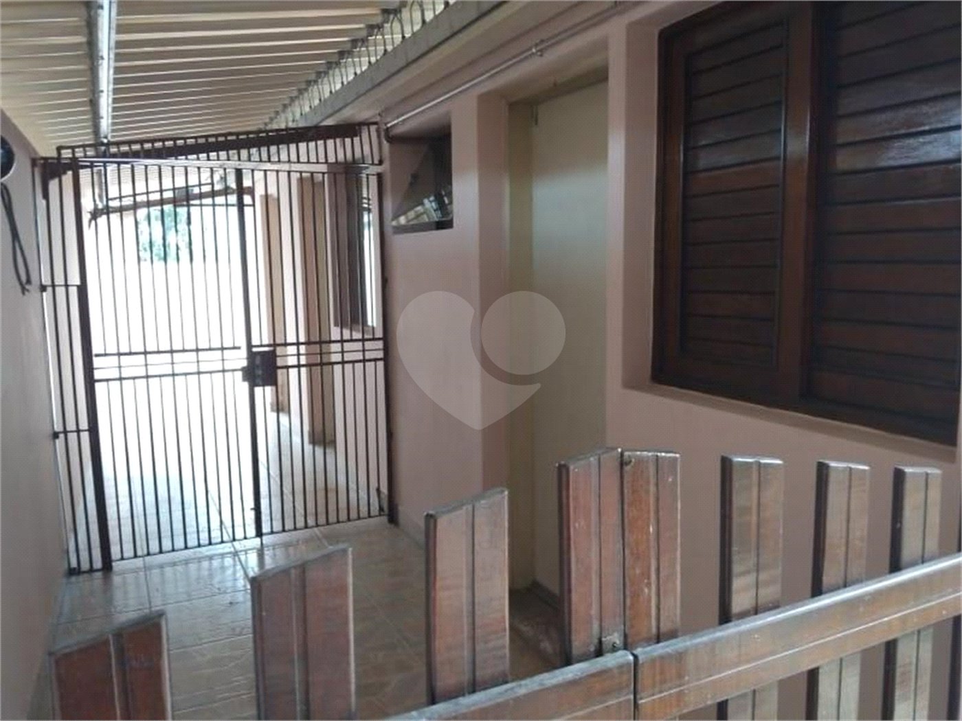 Sobrado à venda com 3 quartos, sendo 1 suíte,  em Jardim Pinheiros, São Paulo, SP