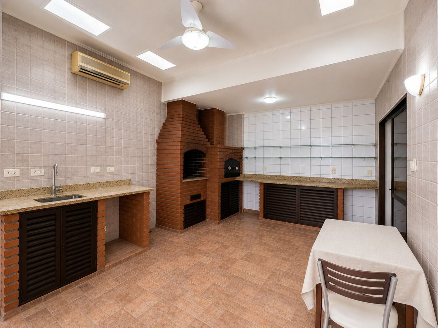Cobertura com 4 dormitórios à venda, 360 m² por R$ 1.990.000,00 - Gonzaga - Santos/SP