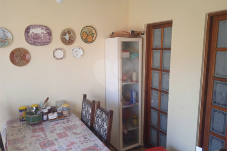 Casa à venda com 8 quartos, sendo 3 suítes, em Jardim Terceiro Centenário, Atibaia, SP