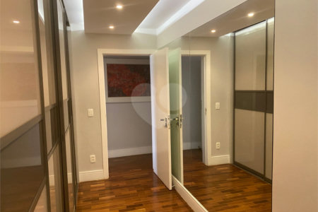 Apartamento à venda com 3 quartos, sendo 2 suítes, em Brooklin Paulista, São Paulo, SP