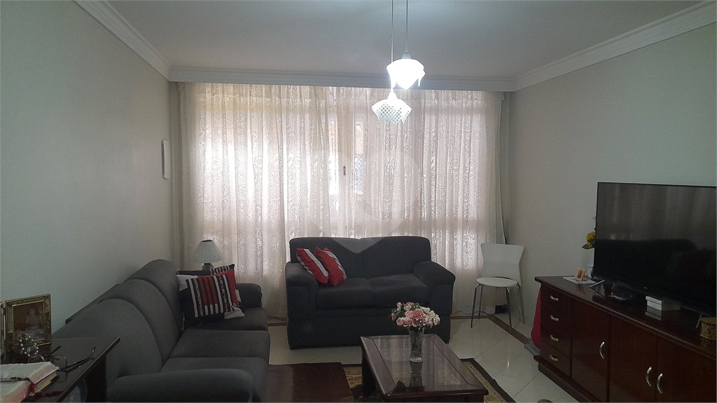 Sobrado à venda com 3 quartos, sendo 1 suíte, em Vila Nivi, São Paulo, SP