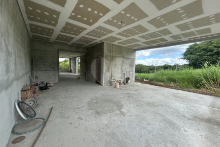 Casa à venda com 3 suítes no condomínio Residencial Jequitiba, Jacareí - SP