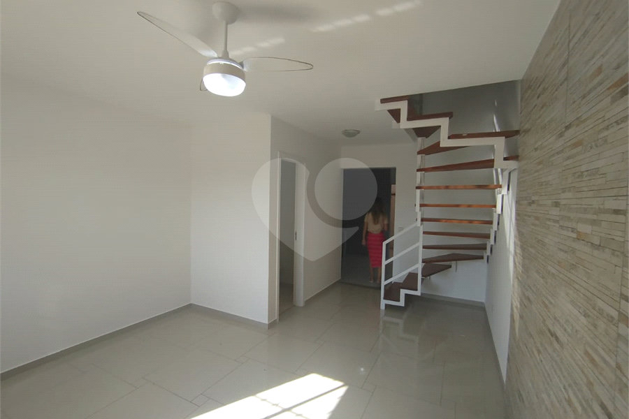 Casa à venda com 2 quartos no condomínio Vila Ajoá, Caieiras - SP
