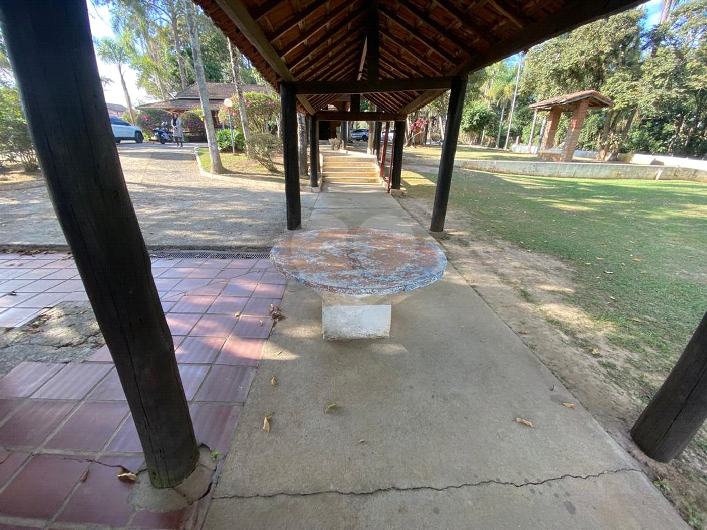 Casa à venda com 5 quartos, sendo 4 suítes, no condomínio Vilarejo Estoril, Mairiporã - SP
