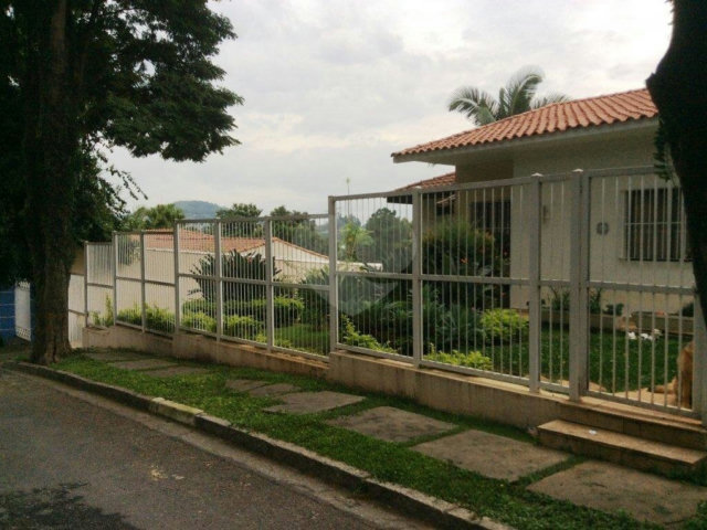 Casa Térrea à venda ou para alugar com 4 suítes em Jardim Floresta, São Paulo, SP