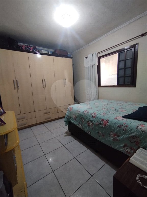 Sobrado à venda com 3 quartos, sendo 1 suíte, em Biritiba, Poá, SP