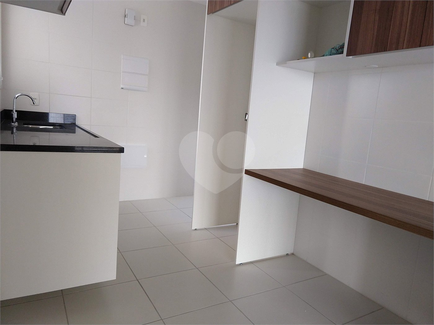 Apartamento à venda com 3 suítes em Vila Anastácio, São Paulo, SP