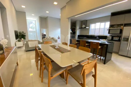 Casa Térrea à venda com 3 suítes em Medeiros, Jundiaí, SP