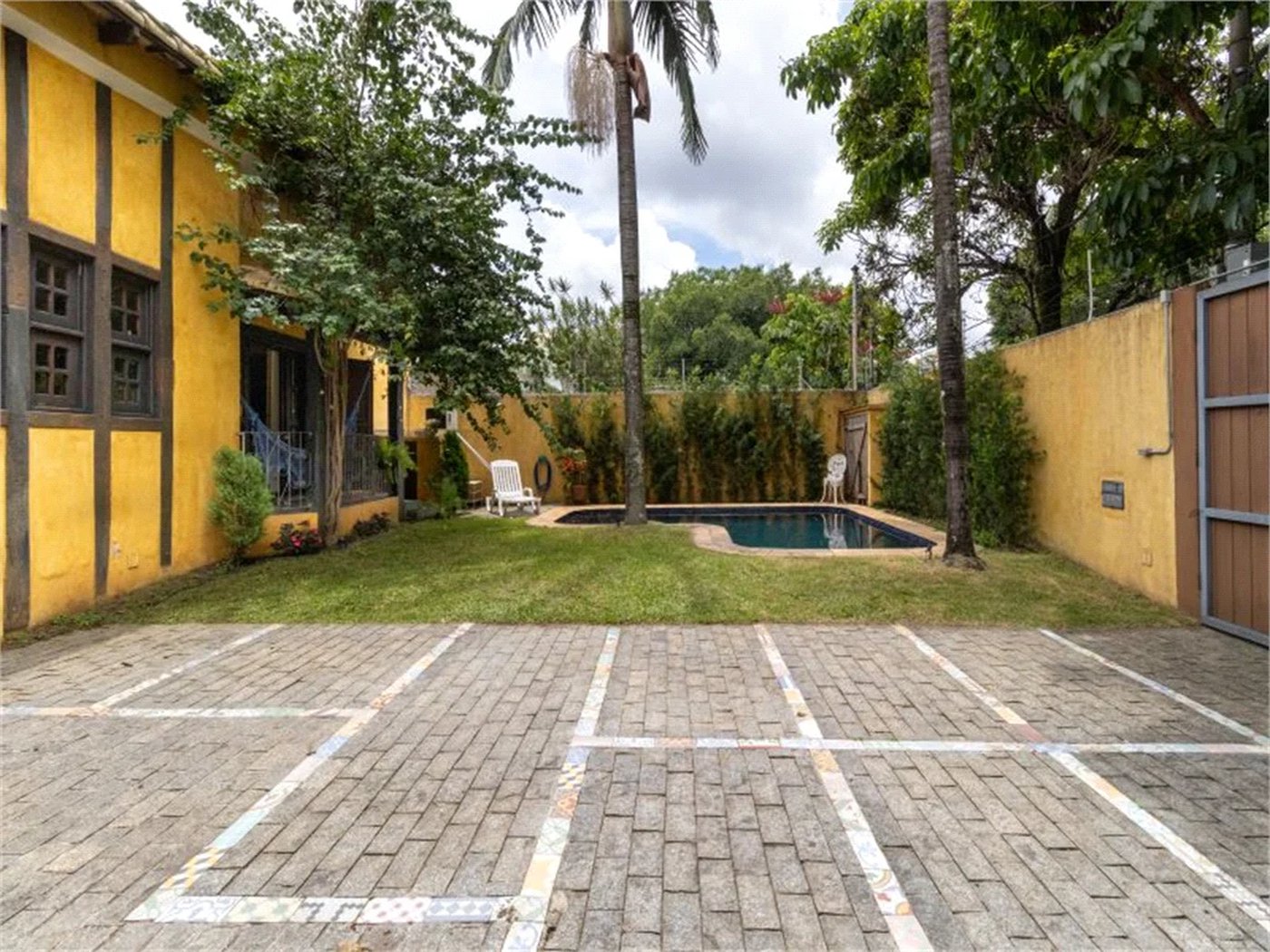 Casa à venda ou para alugar com 4 quartos, sendo 3 suítes, em Lapa, São Paulo, SP