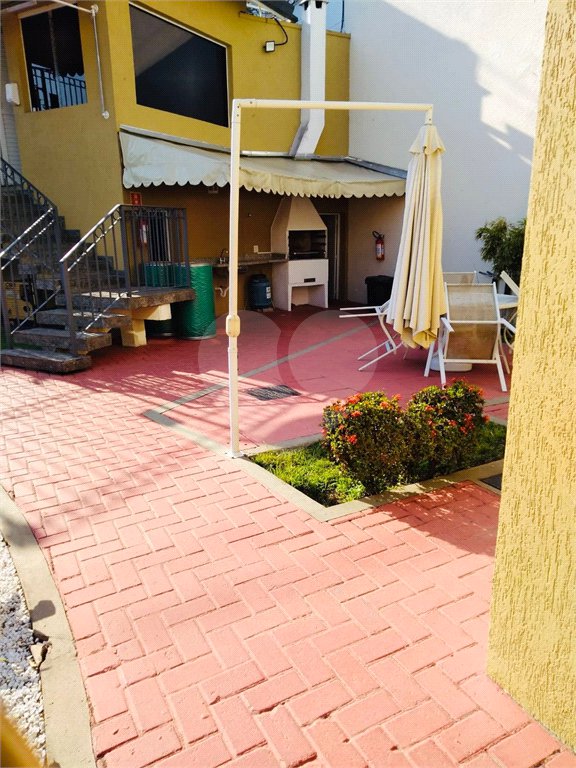 Casa à venda com 3 quartos, sendo 1 suíte, no condomínio Moradas do Horto, São Paulo - SP