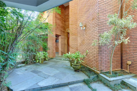 Sobrado à venda com 5 quartos, sendo 3 suítes, em Jardim dos Estados, São Paulo, SP
