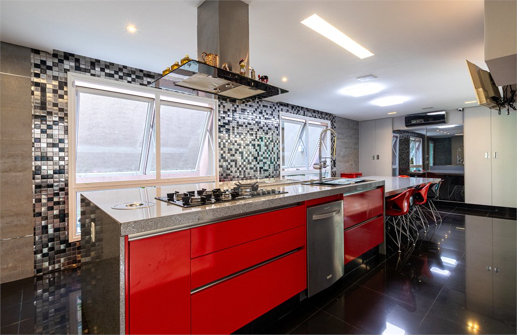 Casa à venda com 4 suítes em Alto da Lapa, São Paulo, SP