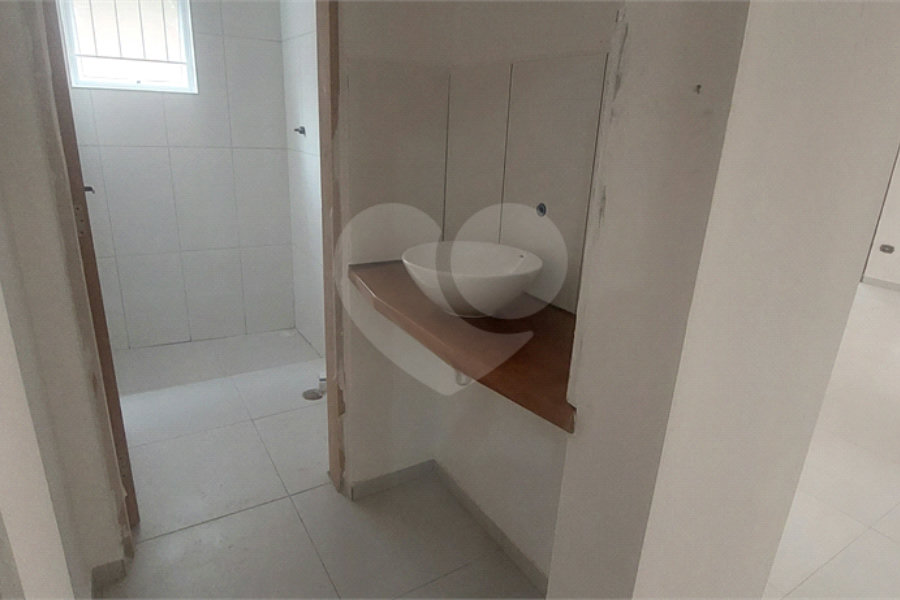 Sobrado à venda com 4 quartos, sendo 2 suítes, em Lavapés, Mairiporã, SP