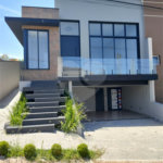 Casa à venda com 3 quartos, sendo 1 suíte,  no condomínio Madre Maria Vilac, Valinhos - SP