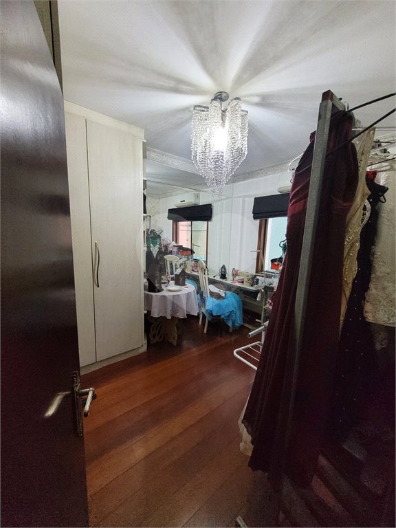 Casa à venda com 4 quartos, sendo 2 suítes,  em Vila Bela Flor, Mogi das Cruzes, SP
