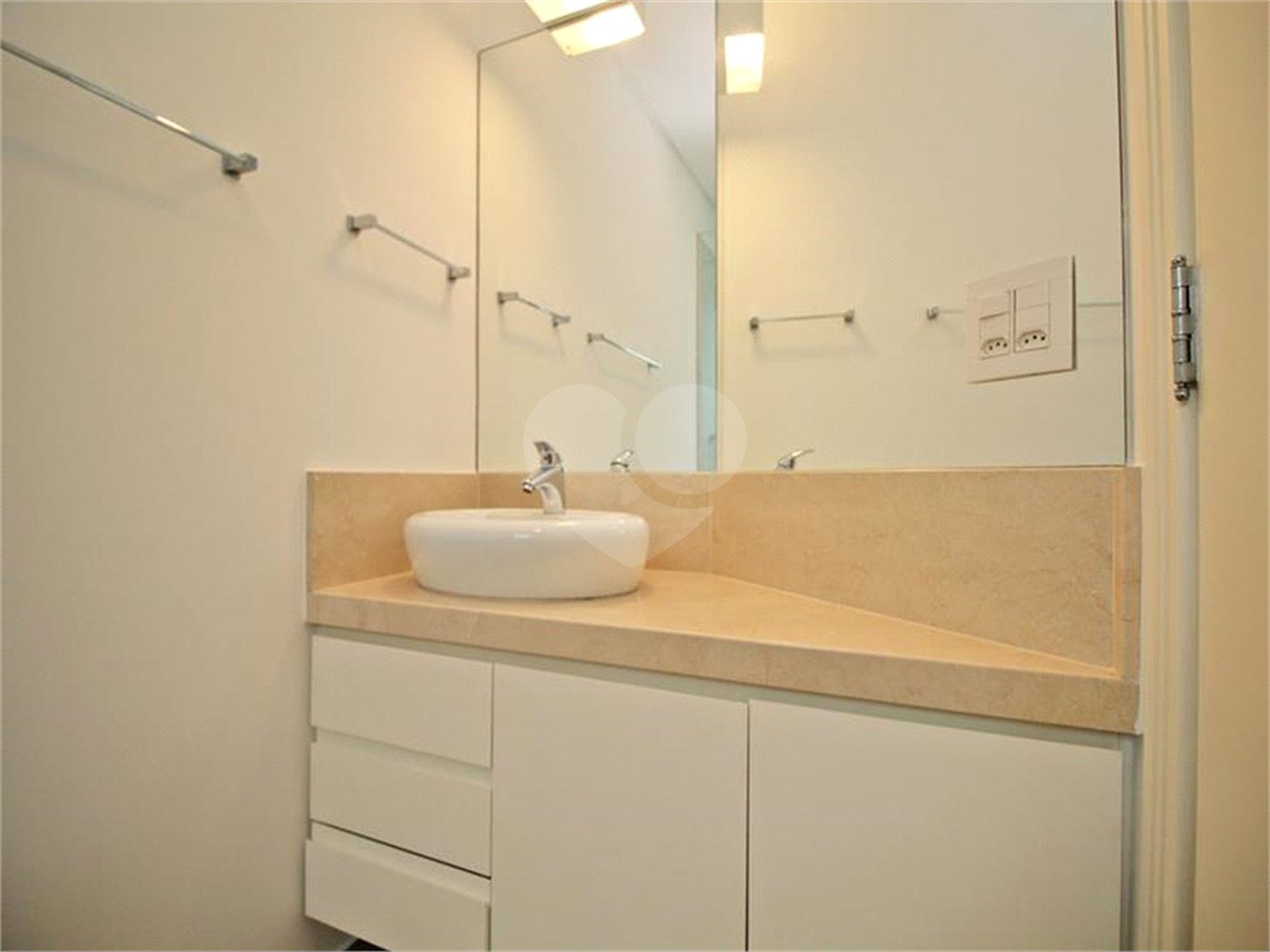 Casa à venda com 3 suítes no condomínio Brooklin Hills, São Paulo - SP