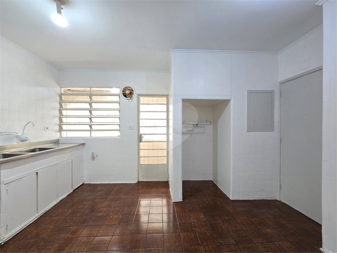Apartamento para alugar com 3 quartos, sendo 1 suíte,  em Paraíso, São Paulo, SP