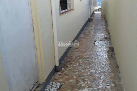 Casa à venda com 5 quartos no Centro de Atibaia/SP | Duas casas no mesmo terreno