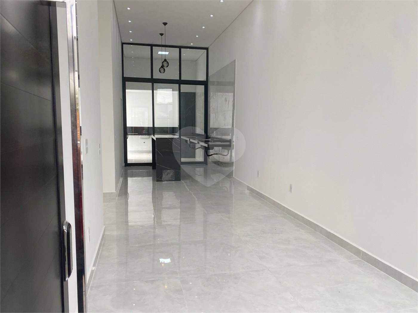 Casa à venda com 3 quartos, sendo 1 suíte, no condomínio Horto Florestal Villagio, Sorocaba - SP