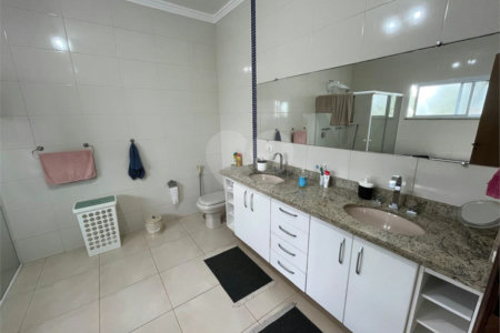 Casa à venda com 3 quartos, sendo 1 suíte, no condomínio Lago da Serra, Araçoiaba da Serra - SP