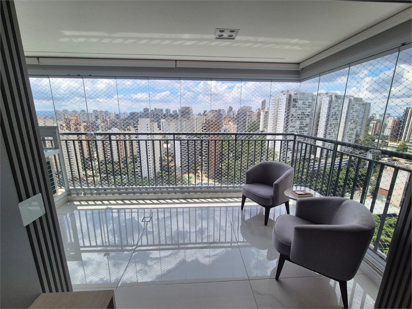 Apartamento à venda com 3 quartos, sendo 2 suítes,  em Jardim Caboré, São Paulo, SP