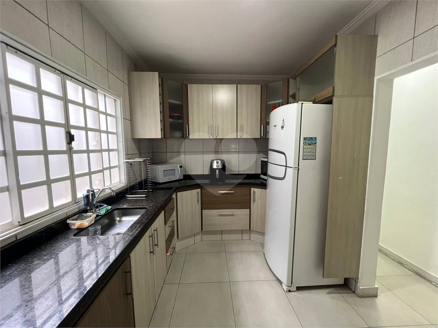 Sobrado à venda com 3 quartos, sendo 1 suíte, em Lopes de Oliveira, Sorocaba, SP