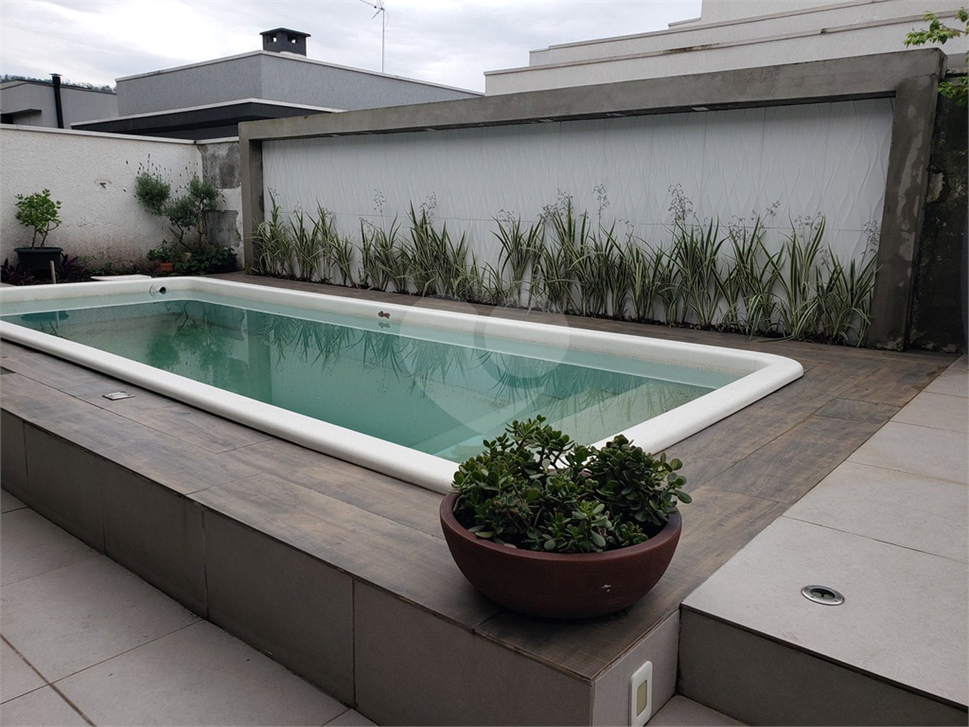 Casa à venda com 3 suítes no condomínio Residencial Veredas, Mogi das Cruzes - SP