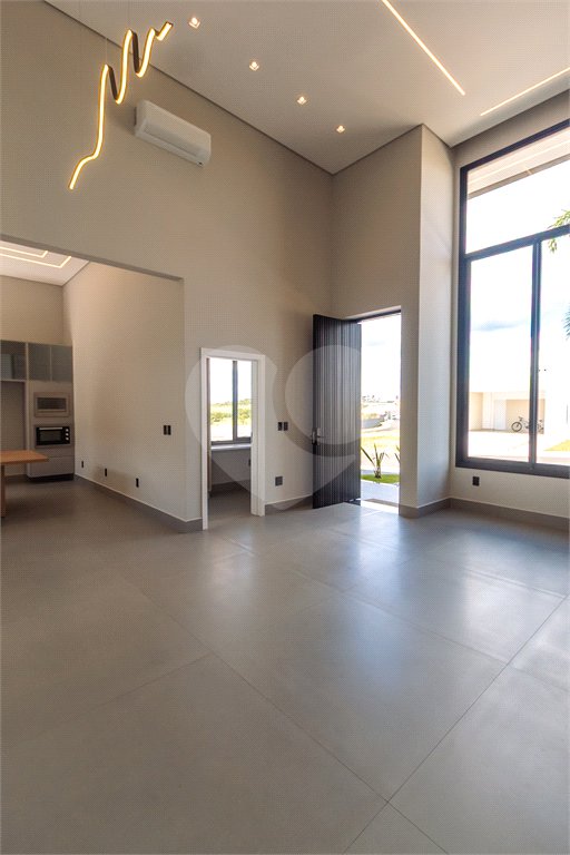Casa à venda com 3 suítes no condomínio Jardim Residencial Dona Maria Candida, Indaiatuba - SP