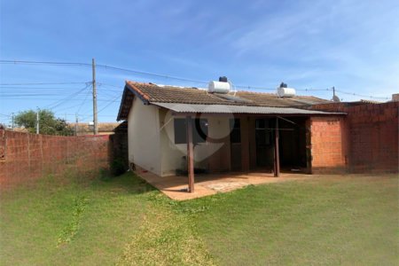 Casa à venda com 2 quartos em Residencial Kamel Saad, Ponta Porã, MS
