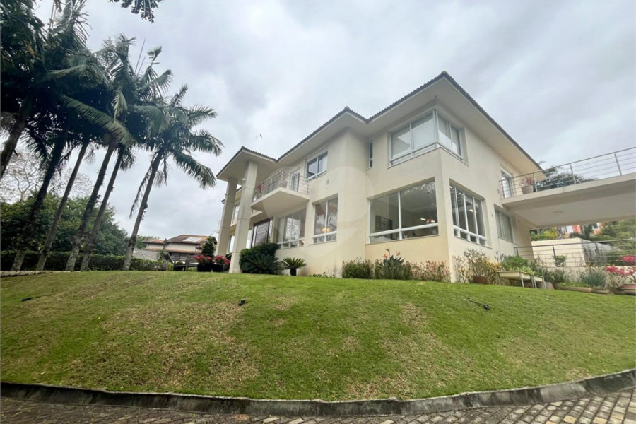 Casa à venda com 5 suítes no condomínio Cantareira, Mairiporã - SP