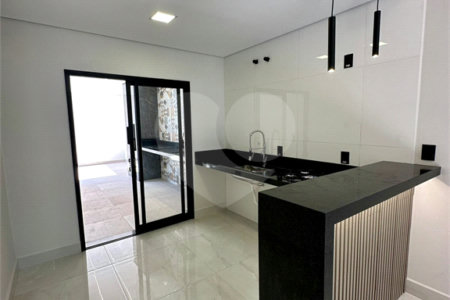 Casa à venda com 3 quartos, sendo 1 suíte, no condomínio Horto Florestal Villagio, Sorocaba - SP