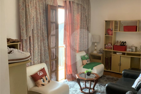 Sobrado à venda com 4 quartos, sendo 3 suítes,  em Jardim Alvinópolis, Atibaia, SP