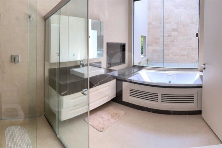 Casa à venda com 5 suítes no condomínio Porto de Atibaia, Atibaia - SP