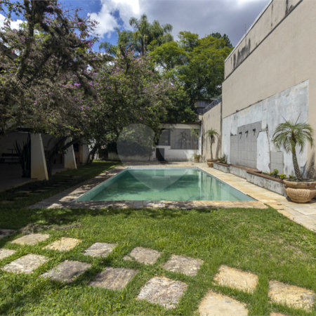 Sobrado à venda com 4 quartos, sendo 2 suítes,  em Vila Morumbi, São Paulo, SP