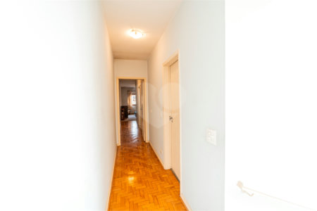 Sobrado à venda com 3 quartos, sendo 1 suíte, em Moema, São Paulo, SP