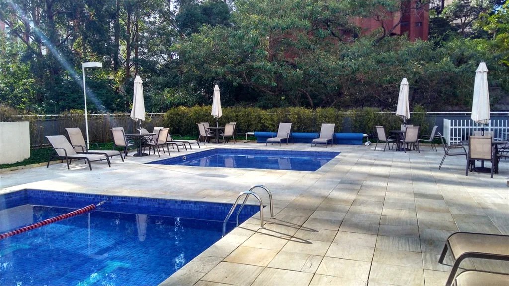 Apartamento à venda com 3 suítes em Jardim Londrina, São Paulo, SP