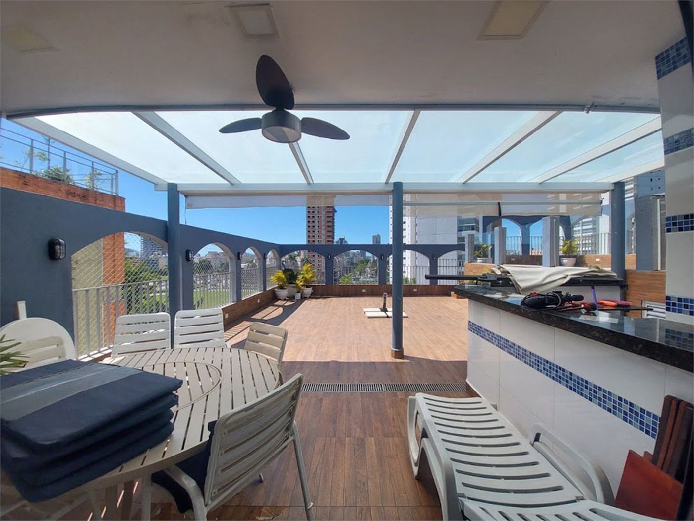 Apartamento Residencial à venda, Jardim das Conchas, Guarujá - AP1050.