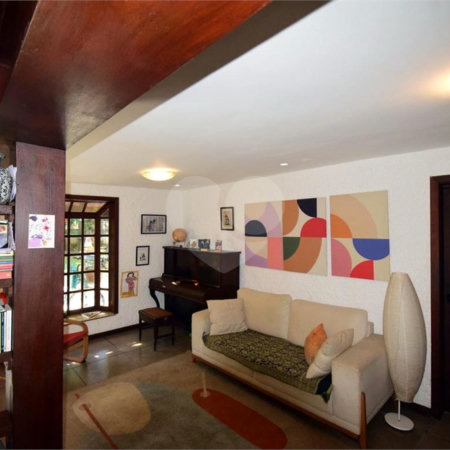 Casa à venda com 5 quartos, sendo 1 suíte, no condomínio Vivendas, Rio de Janeiro - RJ
